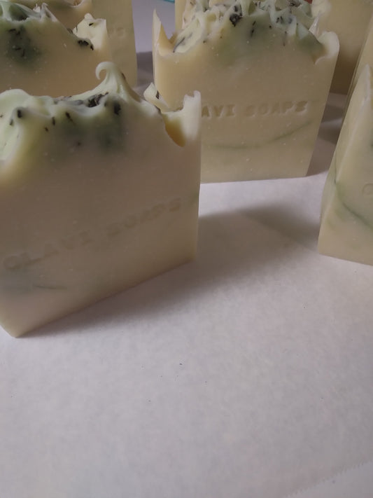 Coconut Lime & Peppermint Leaves